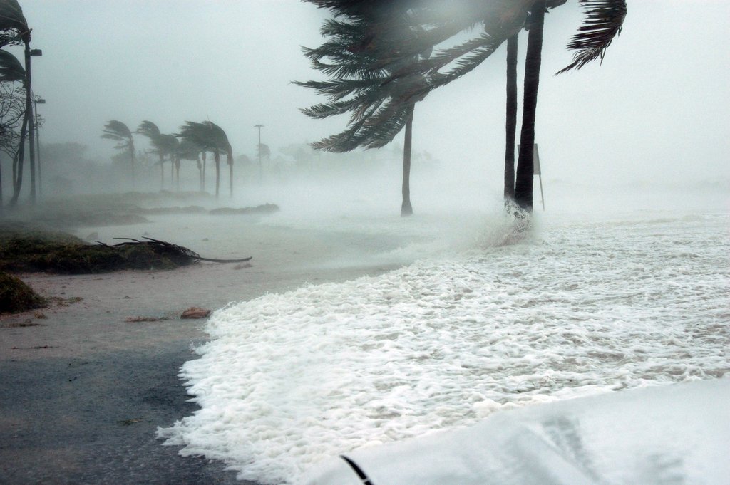 hurricane-making-landfall-at-key