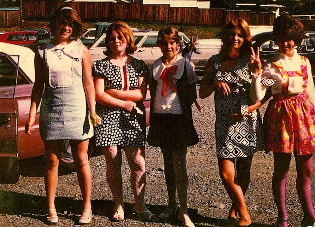 Daily Life of Teenage Girls in the 1960s (1).jpg