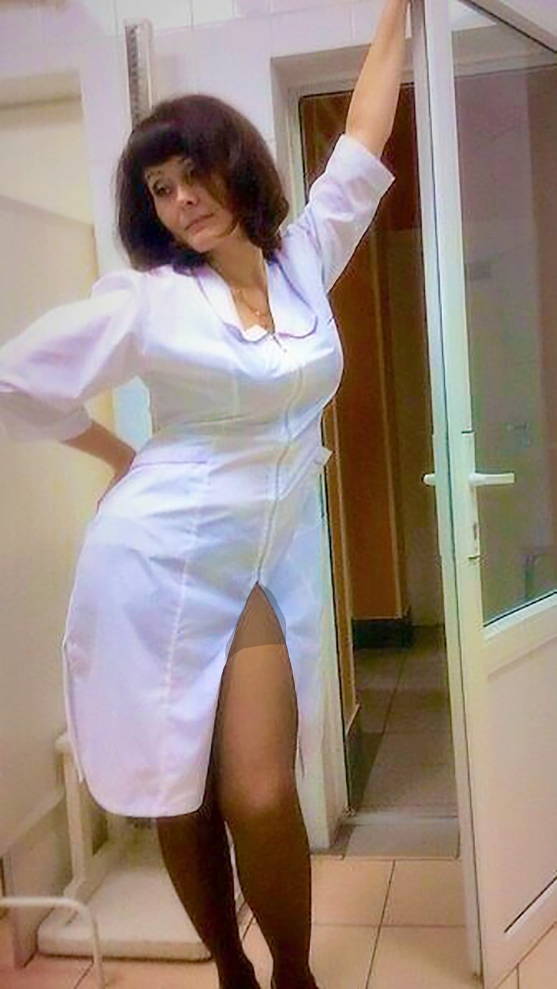 зрелая голая женщина в халате фото фото 75
