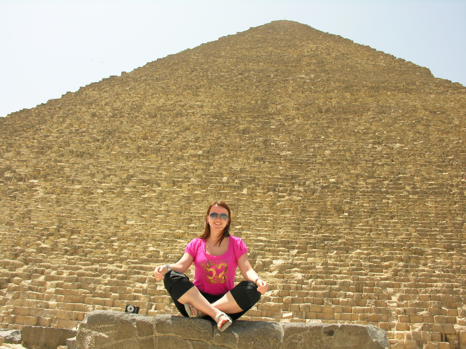 Иришка на фоне пирамиды Хеопса